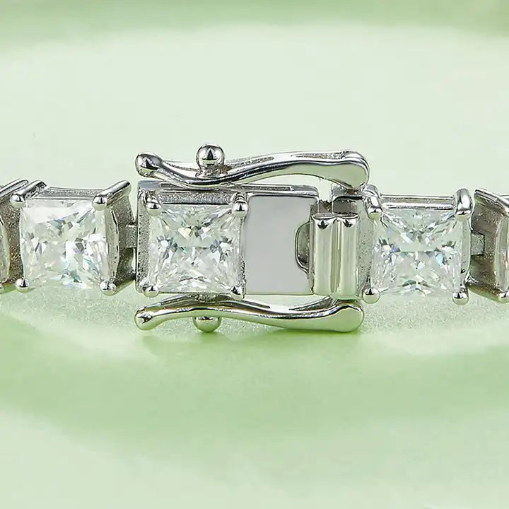The Régence - 16ct Princess-Cut Moissanite Tennis Bracelet in Luminous Sterling Silver