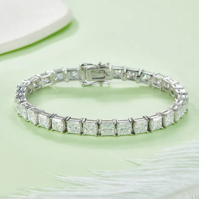 The Régence - 16ct Princess-Cut Moissanite Tennis Bracelet in Luminous Sterling Silver