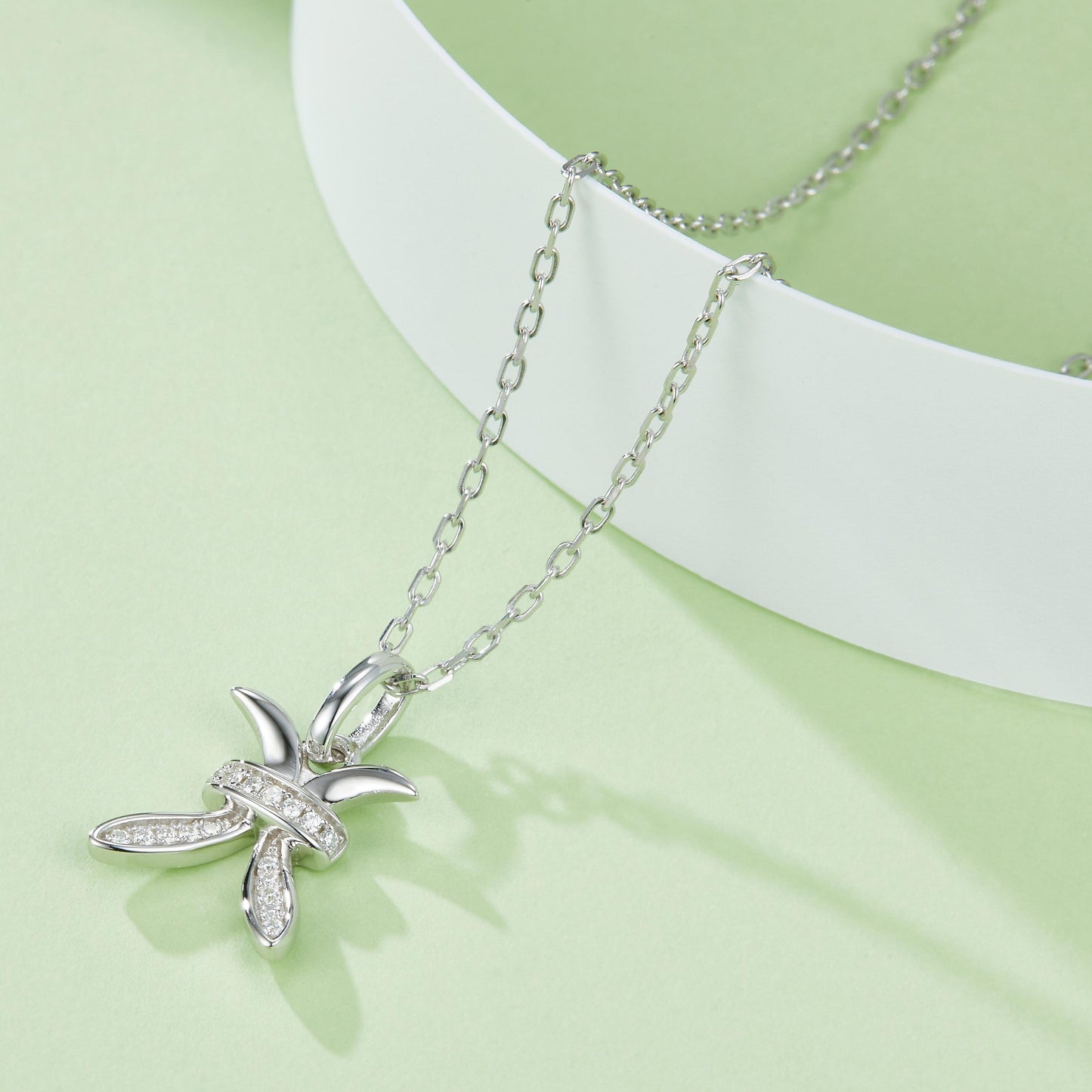 Pisces Zodiac Moissanite Necklace in White Gold