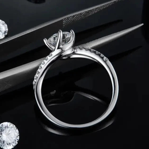 Elevé 1.00ct Moissanite Engagement Ring Set in Sterling Silver