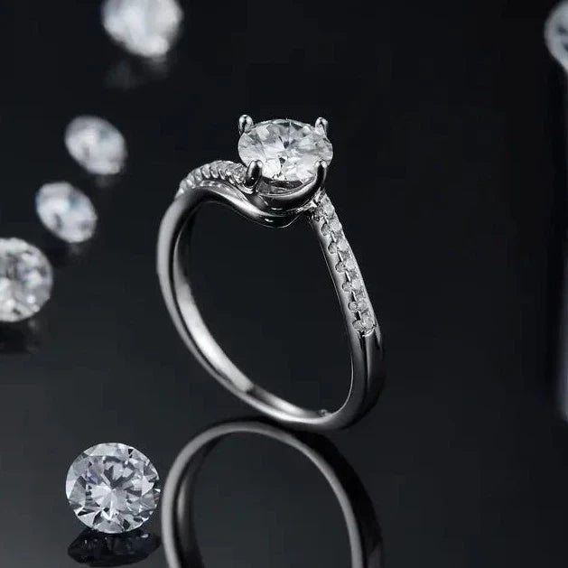 Elevé 1.00ct Moissanite Engagement Ring Set in Sterling Silver