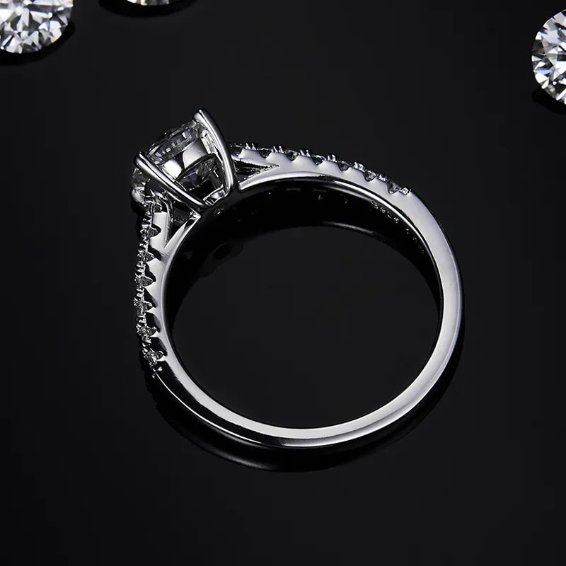 Elevé 1.00ct Round Brilliant Moissanite Engagement Ring Set in Sterling Silver