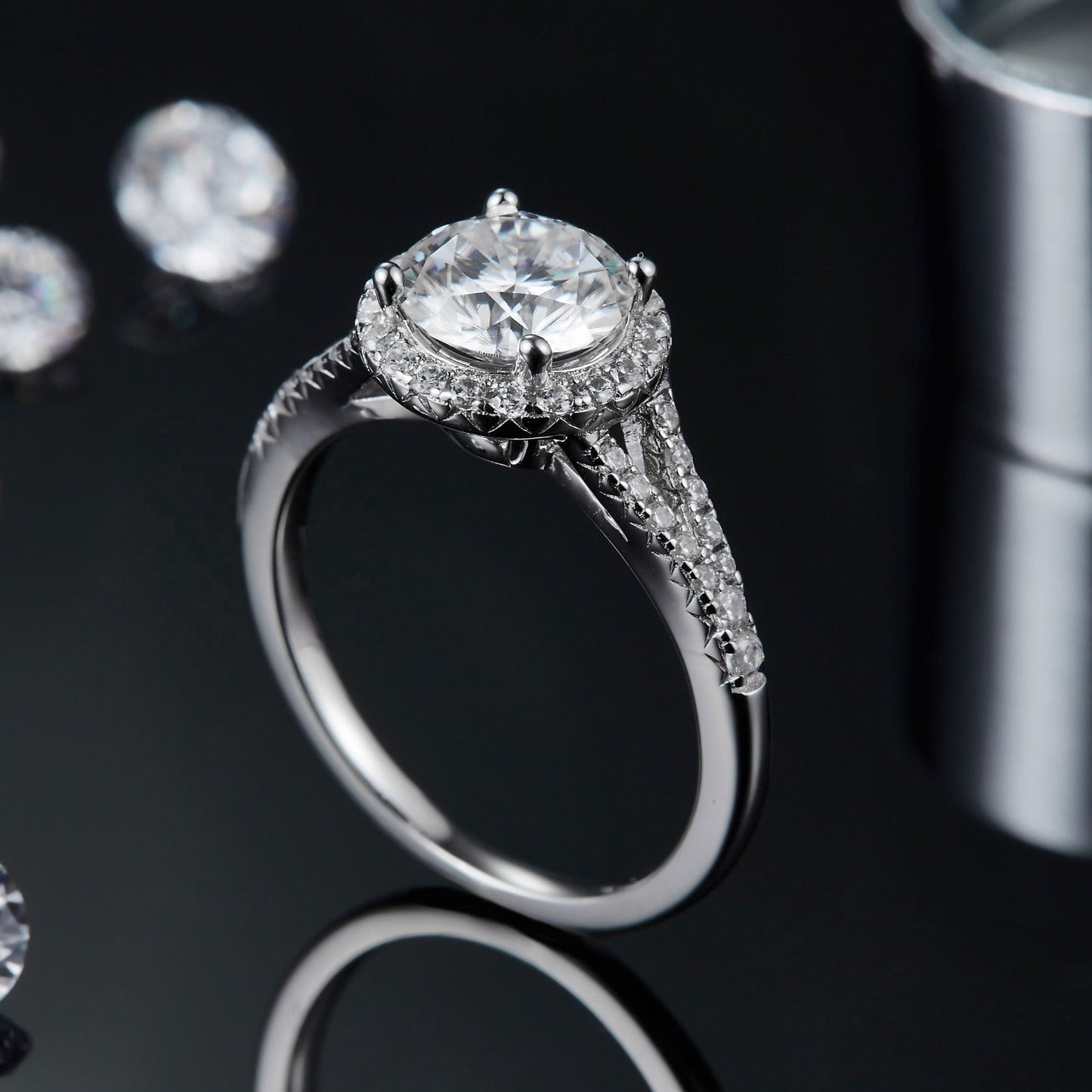 Elevé 1.50ct Halo Moissanite Engagement Ring