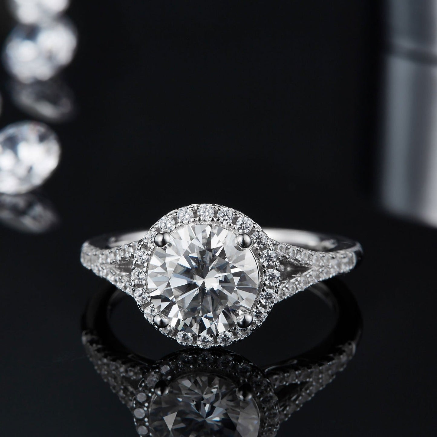 Elevé 2.00ct Halo Moissanite Engagement Ring