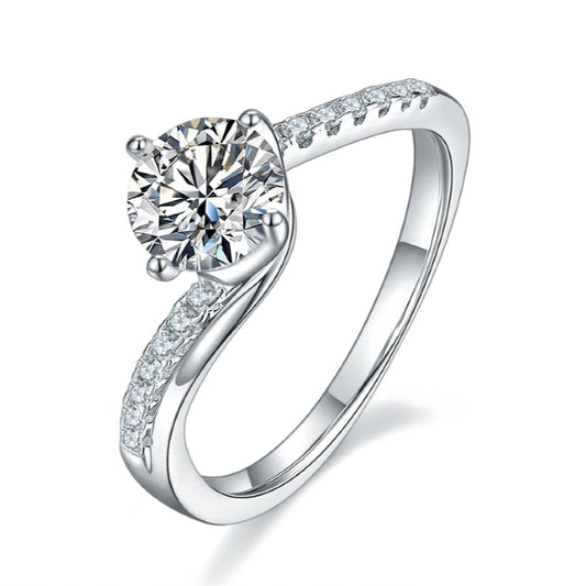 Elevé 1.00ct Moissanite Engagement Ring Set in Sterling Silver