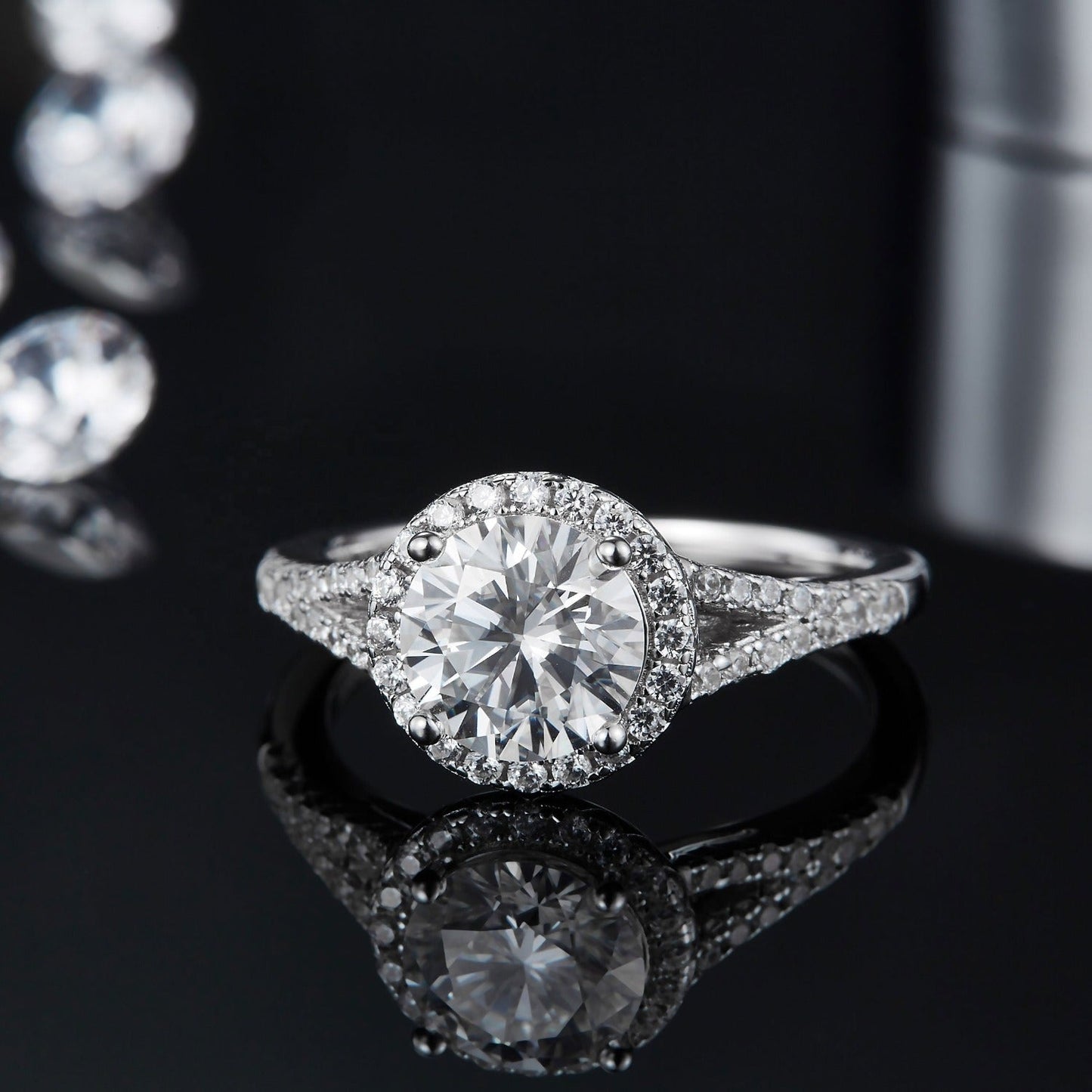 Elevé 1.50ct Halo Moissanite Engagement Ring