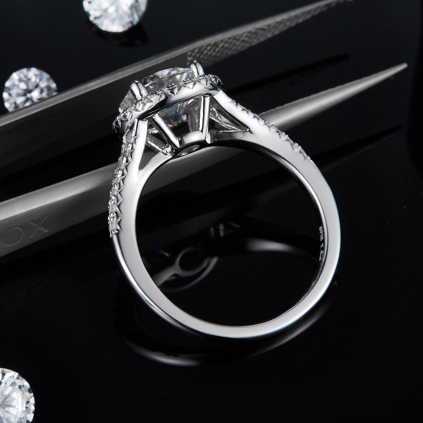 Elevé 2.00ct Halo Moissanite Engagement Ring
