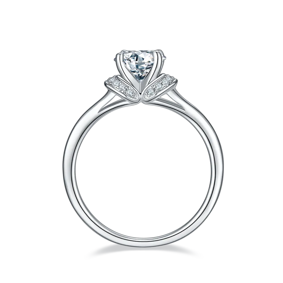 Privé 1.00ct Moissanite Engagement Ring Set in Sterling Silver
