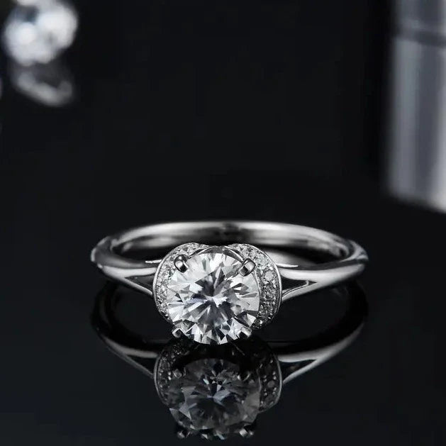 Privé 1.00ct Moissanite Engagement Ring Set in Sterling Silver