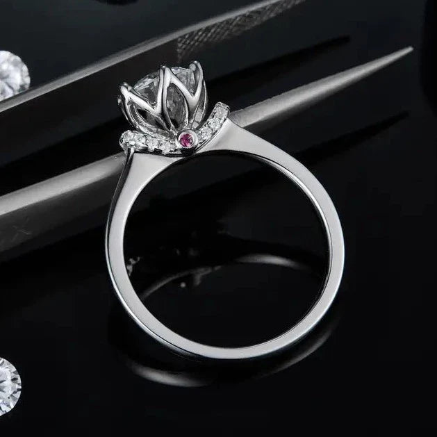 Privé Floral 1.00ct Moissanite Engagement Ring Set in Sterling Silver