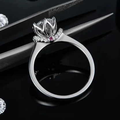 Privé Floral 1.00ct Moissanite Engagement Ring Set in Sterling Silver