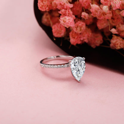 Privé Pear Shape 1.25ct Moissanite Engagement Ring Set in 9ct White Gold
