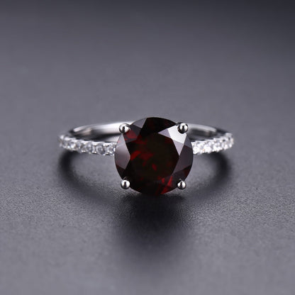 Privé Garnet Ring - Round Brilliant Cut