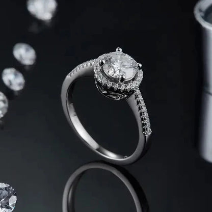 Halo Éternel 1.00ct Moissanite Engagement Ring Set in 9ct White Gold
