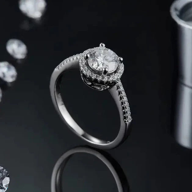Halo Éternel 1.00ct Moissanite Engagement Ring Set in Sterling Silver