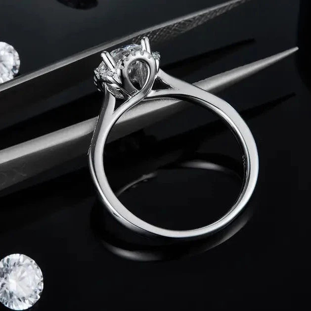 Luxe Halo 1.00ct Moissanite Engagement Ring Set in 9ct White Gold